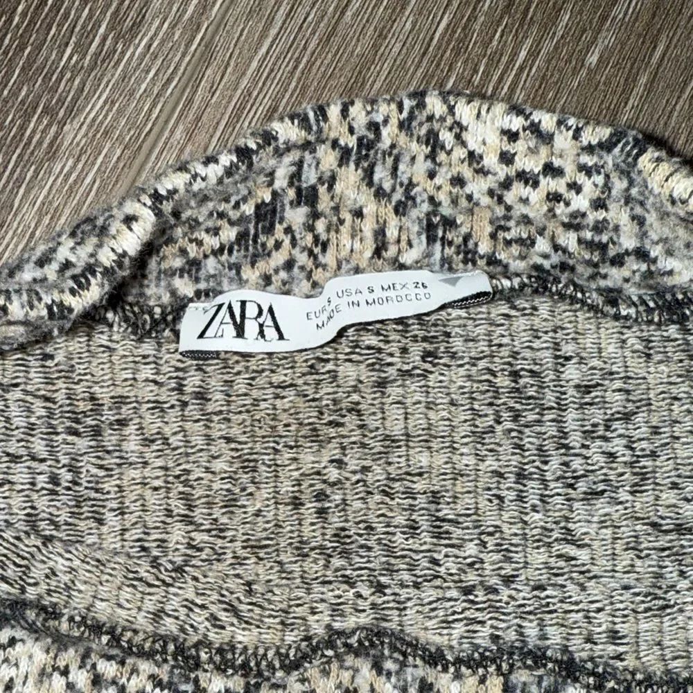 ZARA Snakeskin Pattern Sweater - Picture 2 of 2